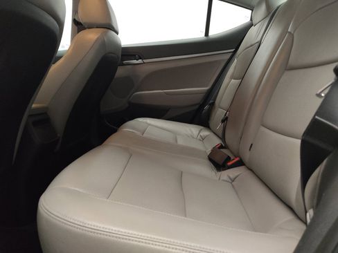 Used 2017 Hyundai Elantra SE FWD image 18