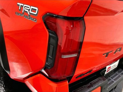 Certified 2024 Toyota Tacoma TRD Off-Road w/ TRD Off Road Premium Package AWD/4WD image 29