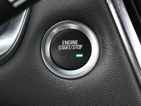 Used 2023 Chevrolet Traverse LT FWD image 28