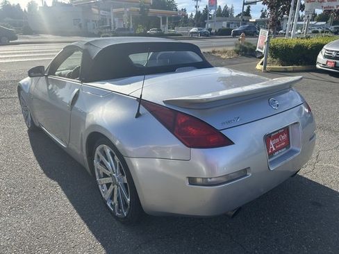 Used 2004 Nissan 350Z Enthusiast image 7