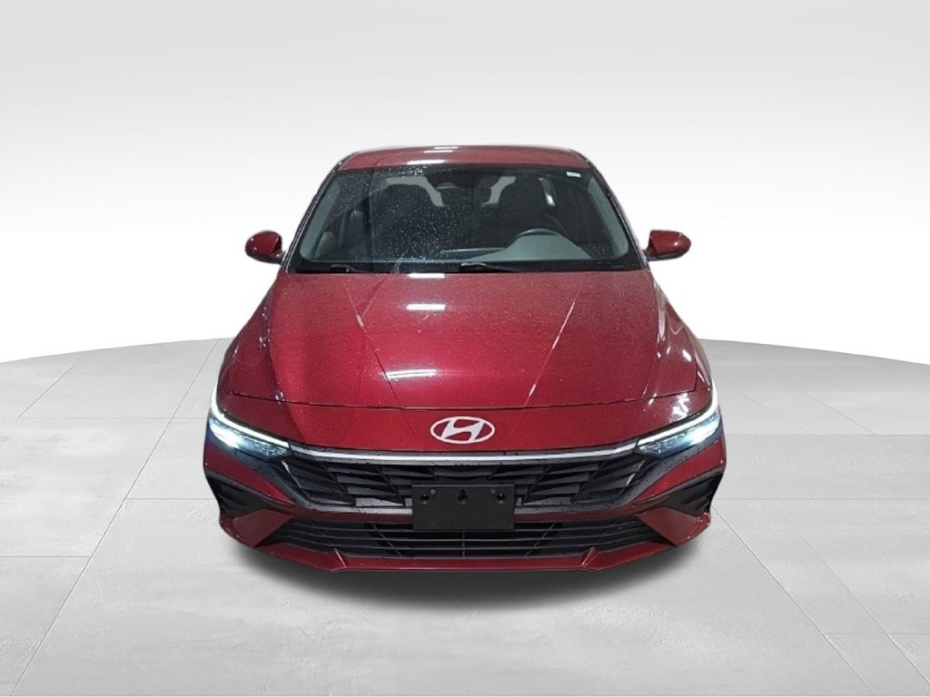 Used 2024 Hyundai Elantra SEL FWD image 2