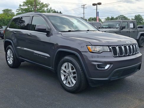 Certified 2017 Jeep Grand Cherokee Laredo w/ Quick Order Package 23E AWD/4WD image 3