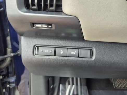 Certified 2023 Nissan Pathfinder SL AWD/4WD image 31