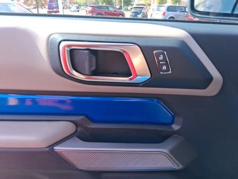 Used 2022 Ford Bronco Wildtrak image 13