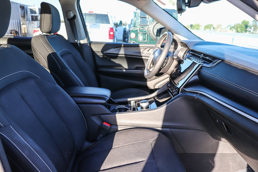 Used 2023 Jeep Grand Cherokee L Laredo RWD image 19