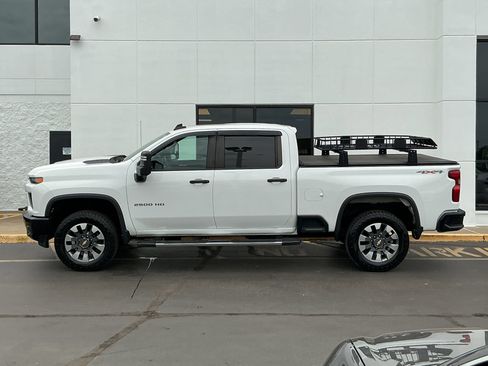 Used 2022 Chevrolet Silverado 2500 Custom w/ Custom Value Package AWD/4WD image 5