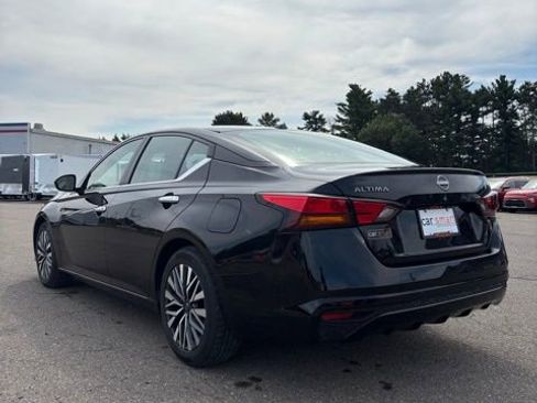 Used 2024 Nissan Altima 2.5 SV image 5