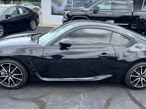 Used 2023 Toyota GR86 RWD image 2