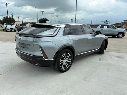 Used 2024 Cadillac Lyriq Luxury w/ LPO, Floor Liner Package AWD/4WD image 3