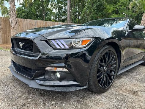 Used 2017 Ford Mustang GT Premium w/ GT Performance Package RWD image 3