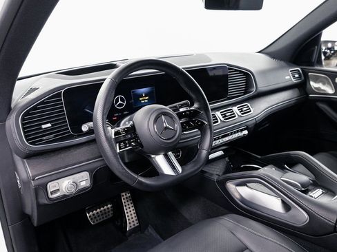 Certified 2026 Mercedes-Benz GLS 450 4MATIC image 9