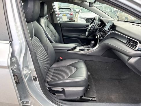 Used 2024 Toyota Camry SE FWD image 9