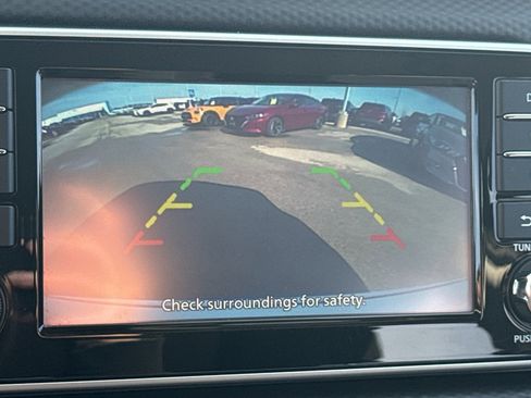 Used 2022 Nissan Kicks S image 18