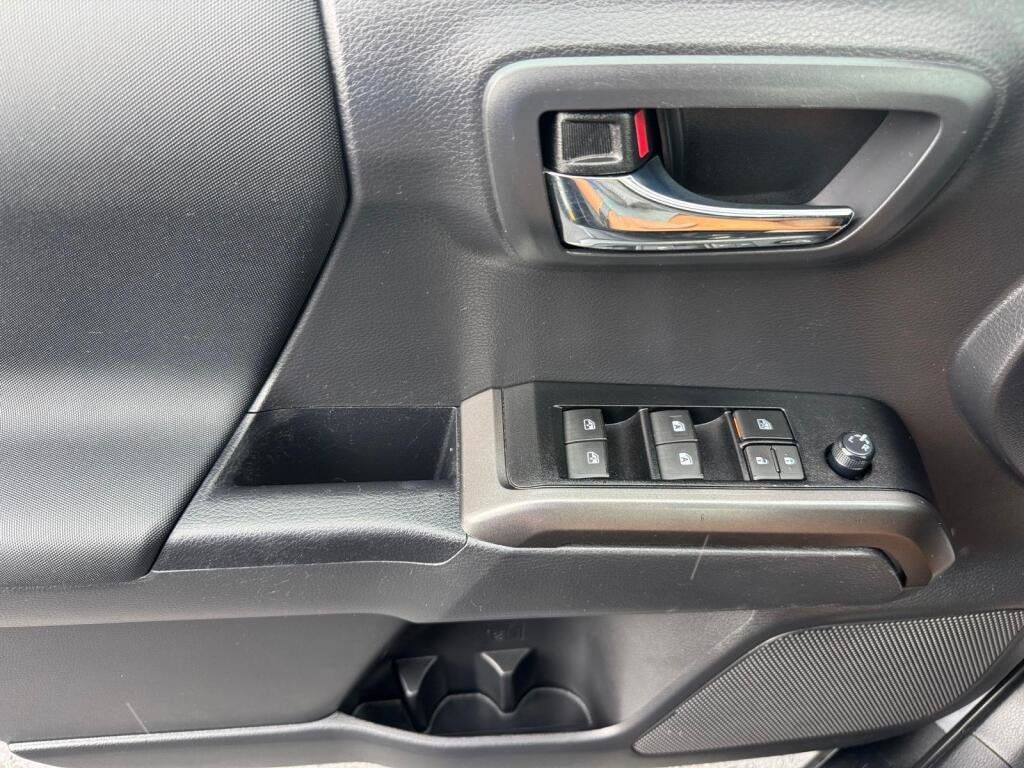 Certified 2022 Toyota Tacoma TRD Sport AWD/4WD image 12