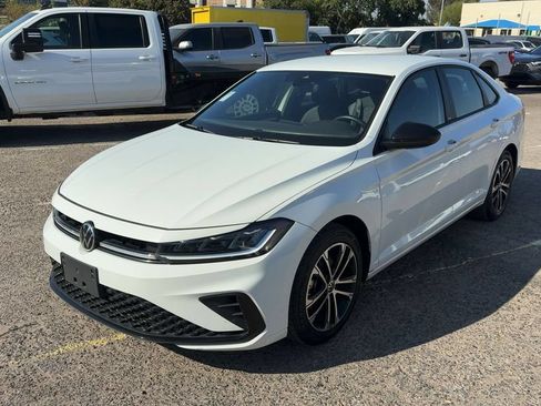 Used 2025 Volkswagen Jetta Sport FWD image 2