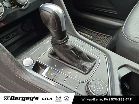 Used 2020 Volkswagen Tiguan SE w/ Panoramic Sunroof Package AWD/4WD image 21