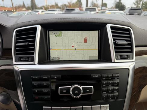 Used 2014 Mercedes-Benz GL 450 GL 450 4MATIC AWD 4dr SUV image 17