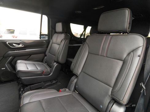 Used 2021 Chevrolet Suburban RST w/ Luxury Package image 37