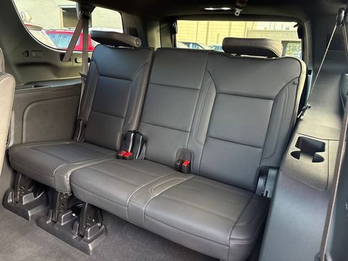 Used 2025 Chevrolet Suburban High Country AWD/4WD image 24