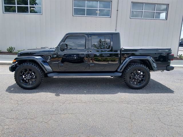 Certified 2025 Jeep Gladiator Sport AWD/4WD image 6
