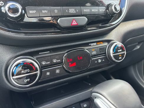 Used 2021 Kia Soul Turbo FWD image 34