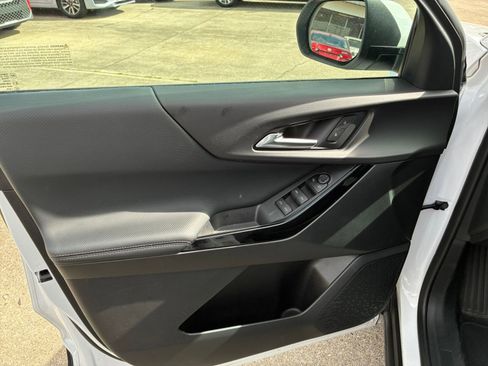 Used 2025 Chevrolet Equinox LT image 15