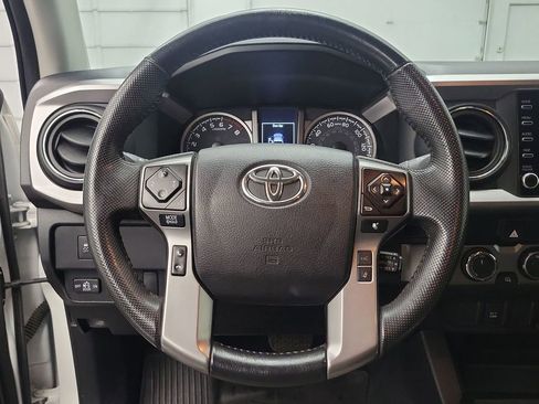 Used 2022 Toyota Tacoma SR5 image 12