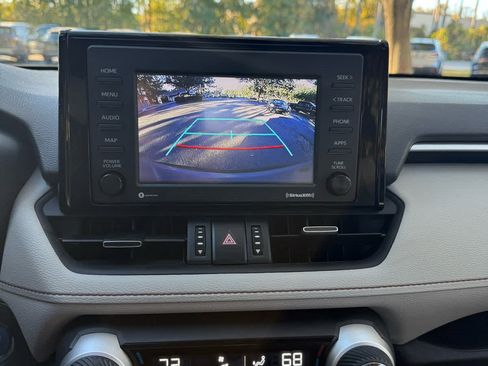 Used 2022 Toyota RAV4 XLE Premium image 20