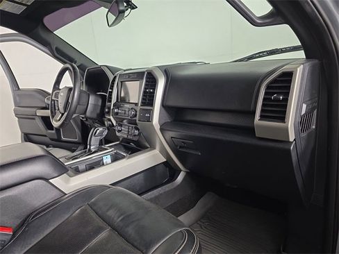 Used 2019 Ford F150 Lariat image 22