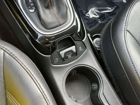 Used 2019 Jeep Compass Limited image 32