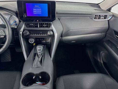Used 2023 Toyota Venza LE image 24