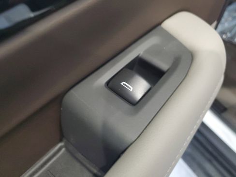 New 2026 Chevrolet Suburban LS image 16