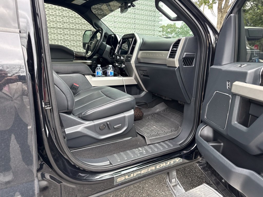 Used 2022 Ford F250 Lariat w/ Black Appearance Package AWD/4WD image 9