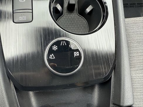 Used 2023 Nissan Rogue SV image 44