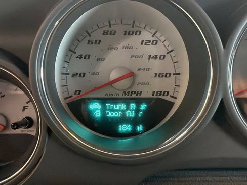 Used 2009 Dodge Challenger SRT8 w/ SRT Option Group II RWD image 8