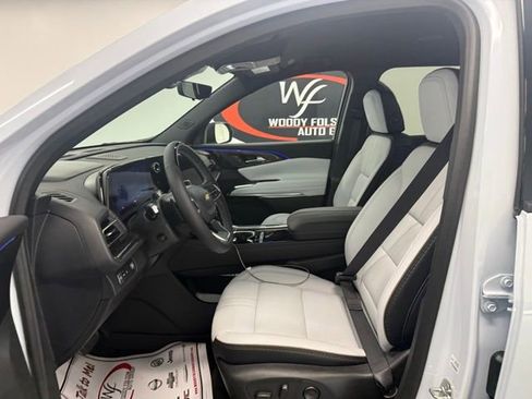 New 2026 Chevrolet Traverse High Country w/ LPO, Floor Liner Package image 11