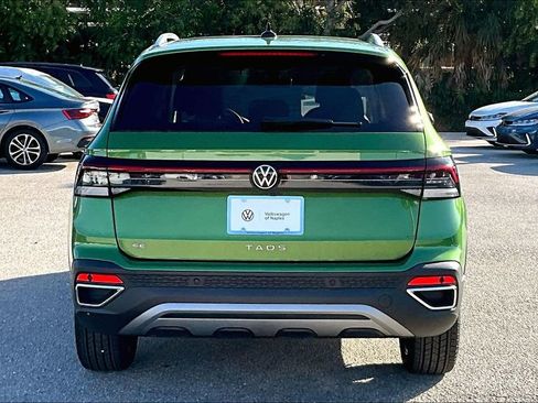 New 2026 Volkswagen Taos SE FWD image 6