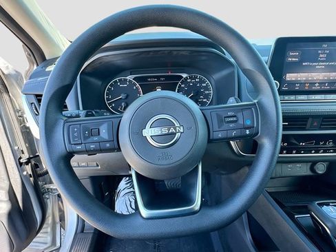 Used 2024 Nissan Rogue SV AWD/4WD image 14