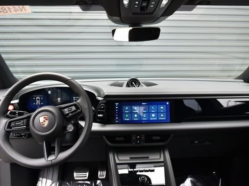 Certified 2025 Porsche Macan 4S Electric image 21