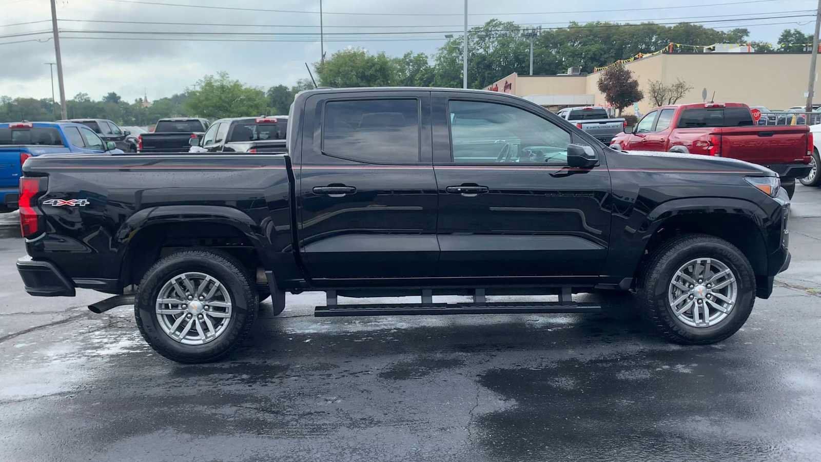 Used 2026 Chevrolet Colorado LT AWD/4WD image 9