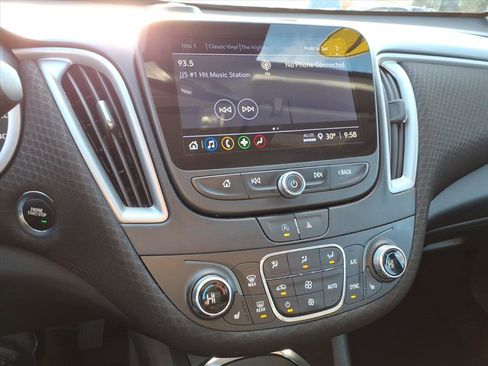 Used 2024 Chevrolet Malibu LT image 22