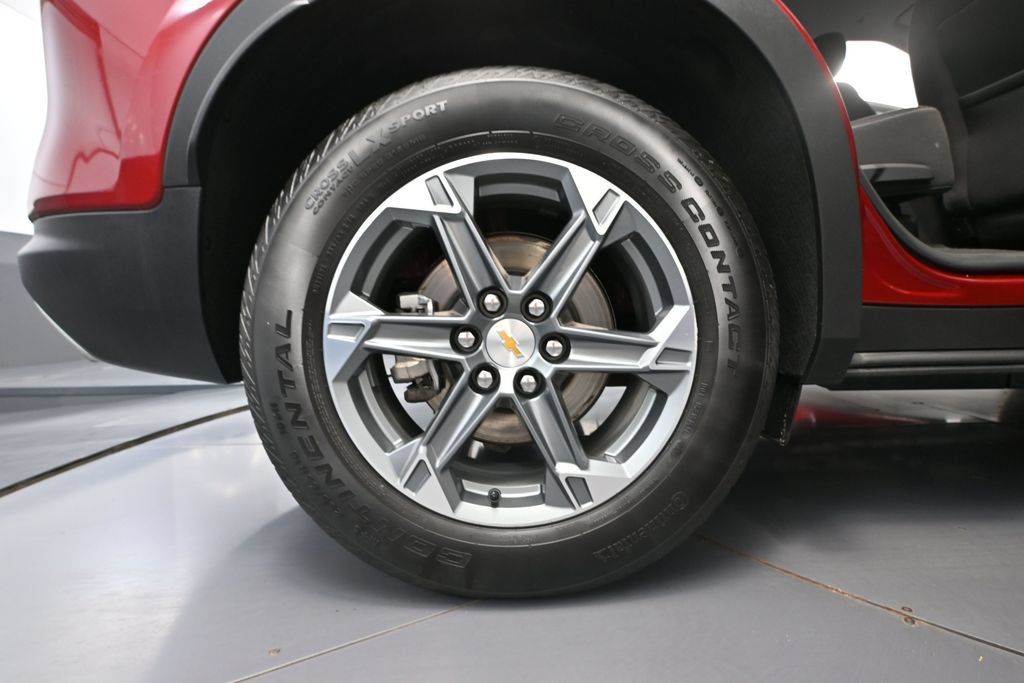 Used 2025 Chevrolet Blazer LT AWD/4WD image 11