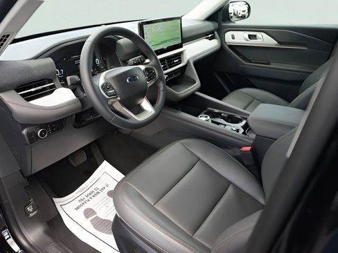 Certified 2026 Ford Explorer Active RWD image 8
