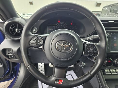 Used 2024 Toyota GR86 Premium image 17