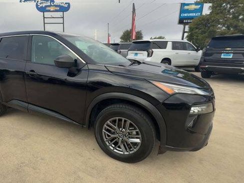 Used 2024 Nissan Rogue S AWD/4WD image 2