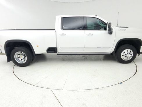 Certified 2025 Chevrolet Silverado 3500 High Country w/ High Country Premium Package AWD/4WD image 8