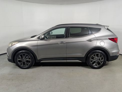 Used 2017 Hyundai Santa Fe Sport image 4