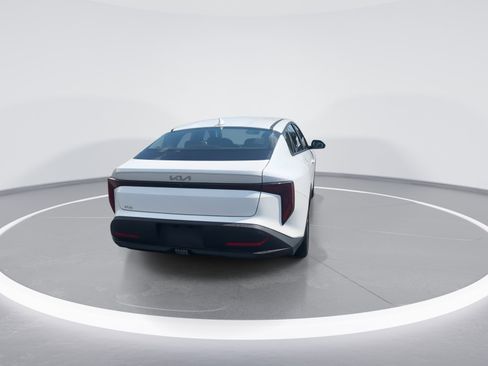 Used 2025 Kia K4 LXS FWD image 8