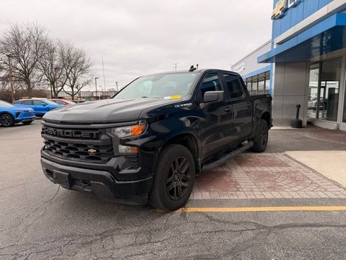 Used 2023 Chevrolet Silverado 1500 Custom image 3