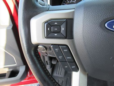 Used 2022 Ford F250 Lariat w/ Chrome Package image 19